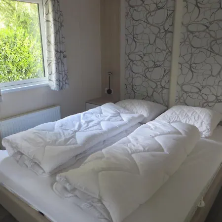 Chalet Wanama. Gelegen Op Het Vakantiepark Het Lierderholt Op De Veluwe. Chalet *