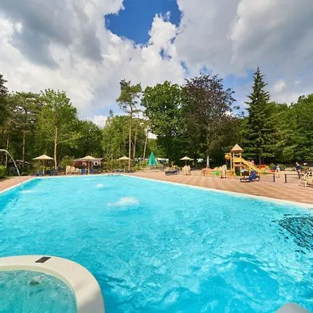 Chalet Wanama. Gelegen Op Het Vakantiepark Het Lierderholt Op De Veluwe.