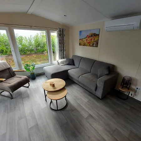 Chalet Wanama. Gelegen Op Het Vakantiepark Het Lierderholt Op De Veluwe. Beekbergen