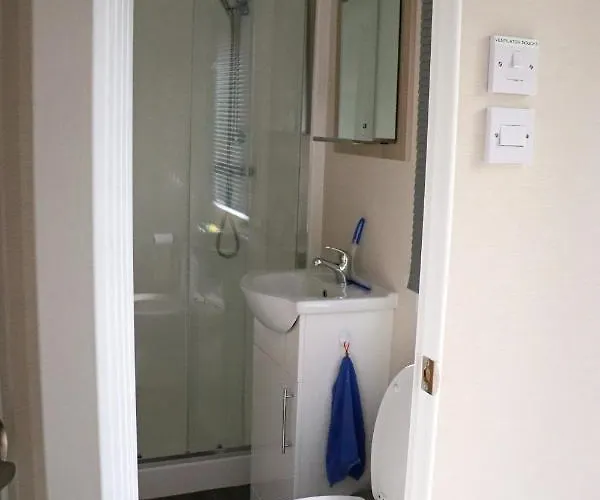 Chalet Wanama. Gelegen Op Het Vakantiepark Het Lierderholt Op De Veluwe. Beekbergen