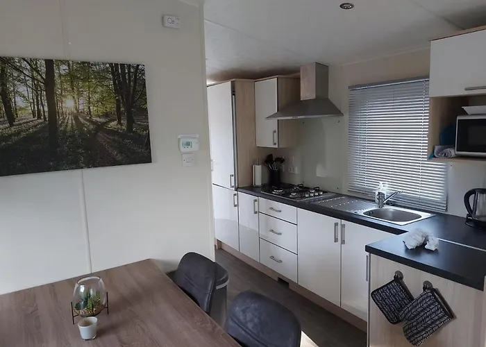 Chalet Wanama. Gelegen Op Het Vakantiepark Het Lierderholt Op De Veluwe. * Beekbergen