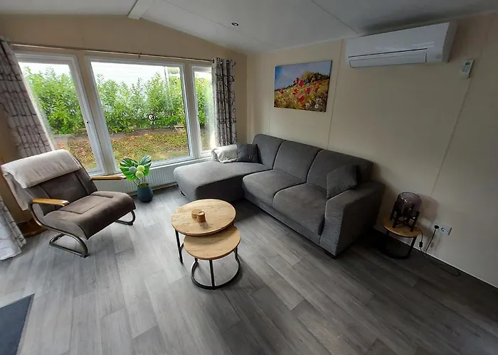 Chalet Wanama. Gelegen Op Het Vakantiepark Het Lierderholt Op De Veluwe. Beekbergen