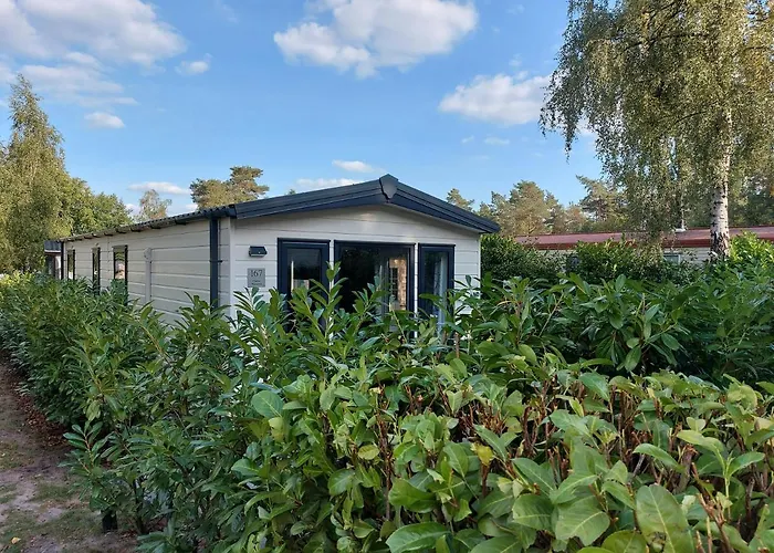 Chalet Chalet Wanama. Gelegen Op Het Vakantiepark Het Lierderholt Op De Veluwe. Beekbergen