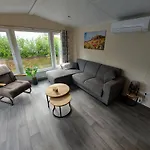 Chalet Wanama. Gelegen Op Het Vakantiepark Het Lierderholt Op De Veluwe. Beekbergen