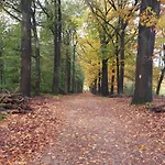 Chalet Wanama. Gelegen Op Het Vakantiepark Het Lierderholt Op De Veluwe.