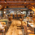Chalet Wanama. Gelegen Op Het Vakantiepark Het Lierderholt Op De Veluwe. * Beekbergen