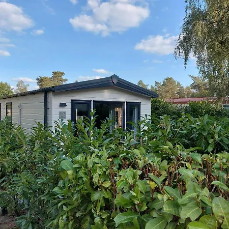Alpehytte Chalet Wanama. Gelegen Op Het Vakantiepark Het Lierderholt Op De Veluwe. Beekbergen