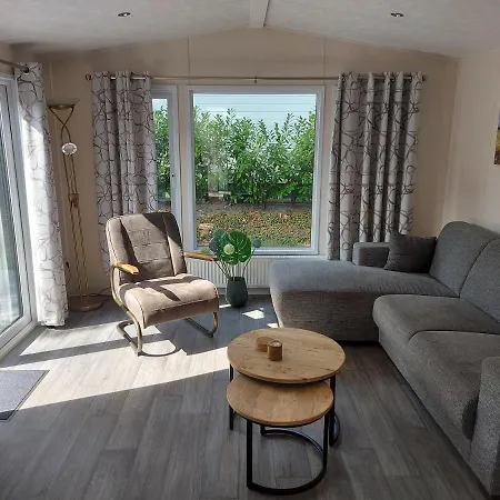 Chalet Wanama. Gelegen Op Het Vakantiepark Het Lierderholt Op De Veluwe. Alpehytte Beekbergen