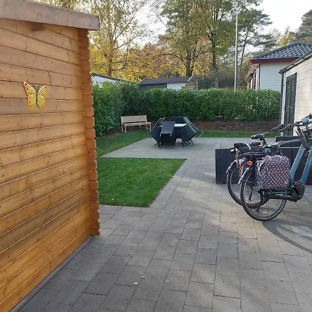 Chalet Wanama. Gelegen Op Het Vakantiepark Het Lierderholt Op De Veluwe. Alpehytte *