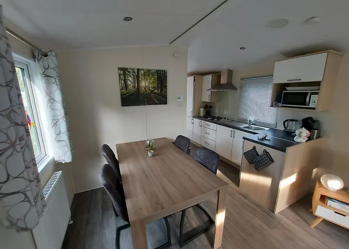 Alpehytte Chalet Wanama. Gelegen Op Het Vakantiepark Het Lierderholt Op De Veluwe. Beekbergen