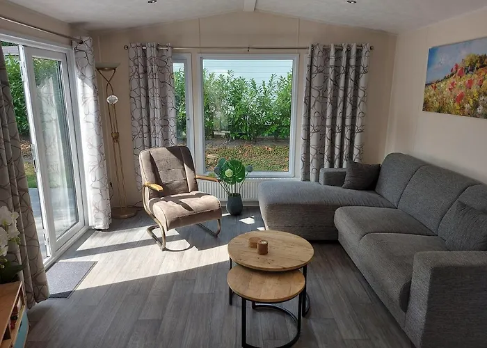 Chalet Wanama. Gelegen Op Het Vakantiepark Het Lierderholt Op De Veluwe. Alpehytte Beekbergen